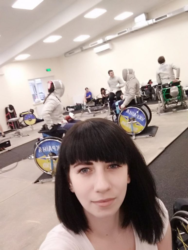 Анна Пашкова на тренуванні з фехтування